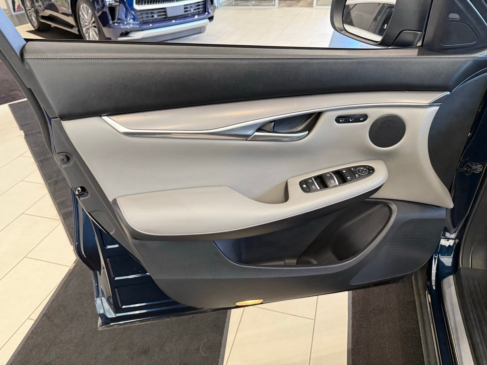 2024 INFINITI QX50 LUXE