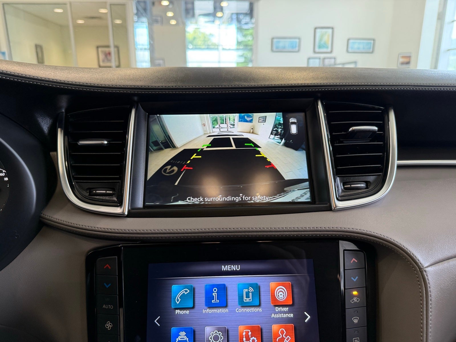 2024 INFINITI QX50 LUXE