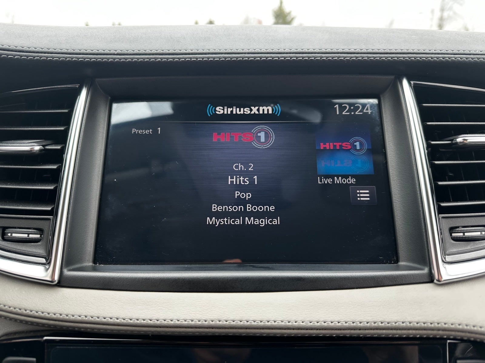 2025 INFINITI QX50 LUXE