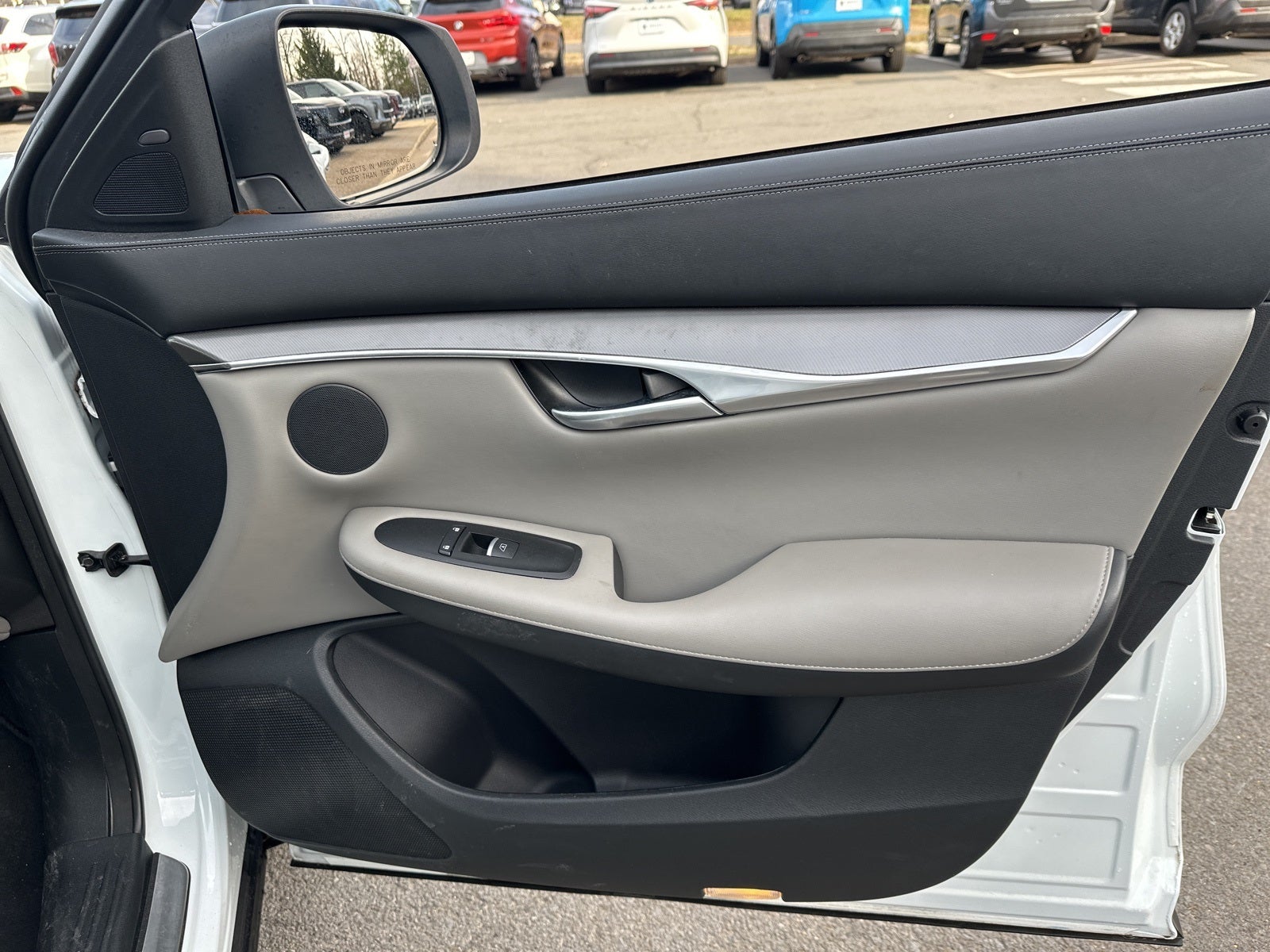 2023 INFINITI QX50 LUXE