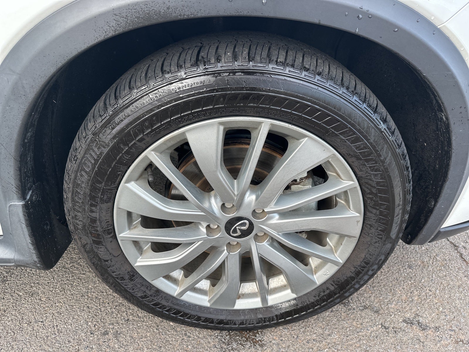 2023 INFINITI QX50 LUXE