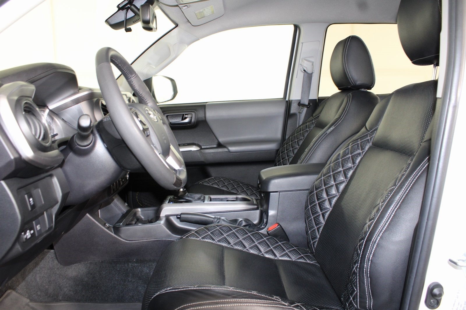 2023 Toyota Tacoma SR V6