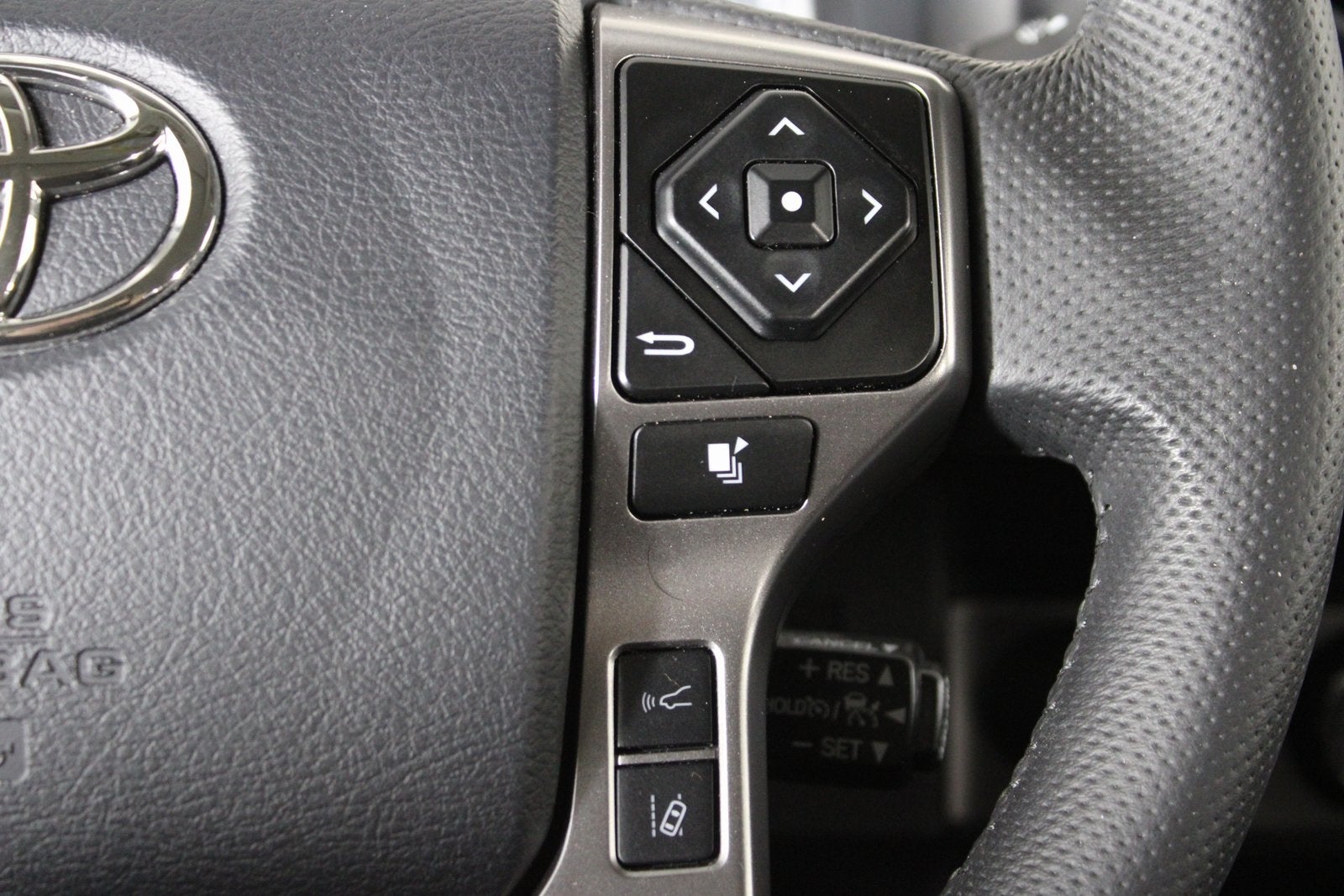 2023 Toyota Tacoma SR V6