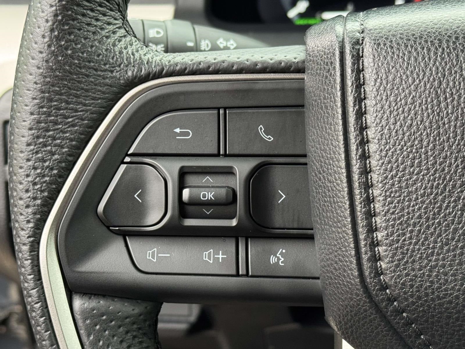 2024 Toyota Tacoma Hybrid TRD Sport