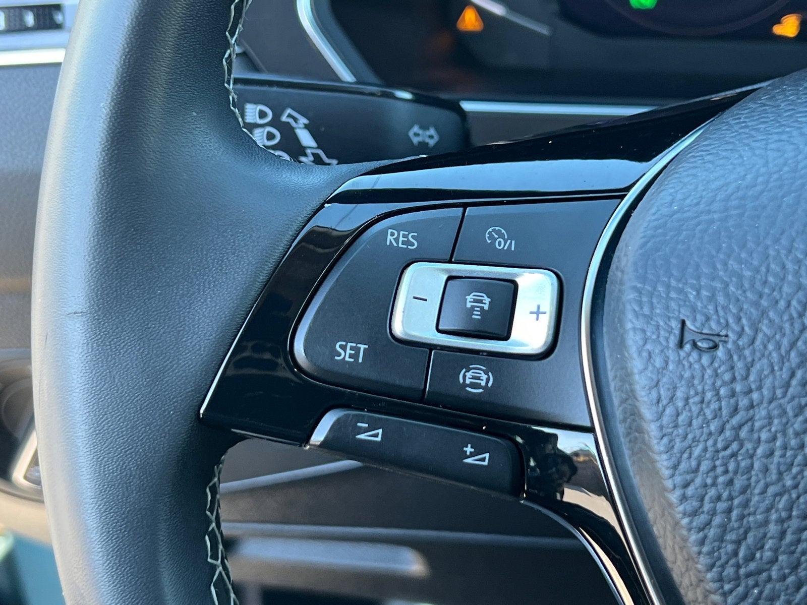 2021 Volkswagen Tiguan 2.0T SEL