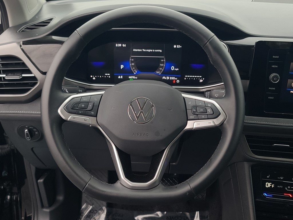 2025 Volkswagen Taos 1.5T SE Black