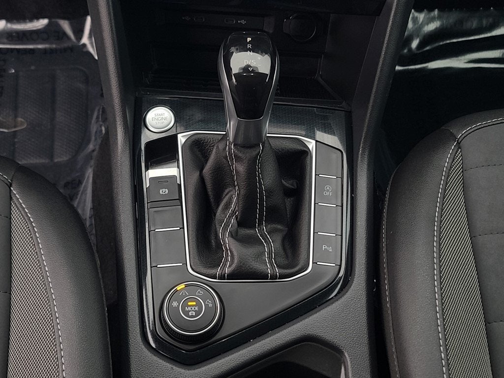 2025 Volkswagen Taos 1.5T SE Black