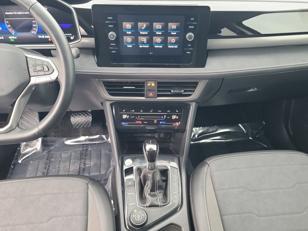 2025 Volkswagen Taos 1.5T SE Black