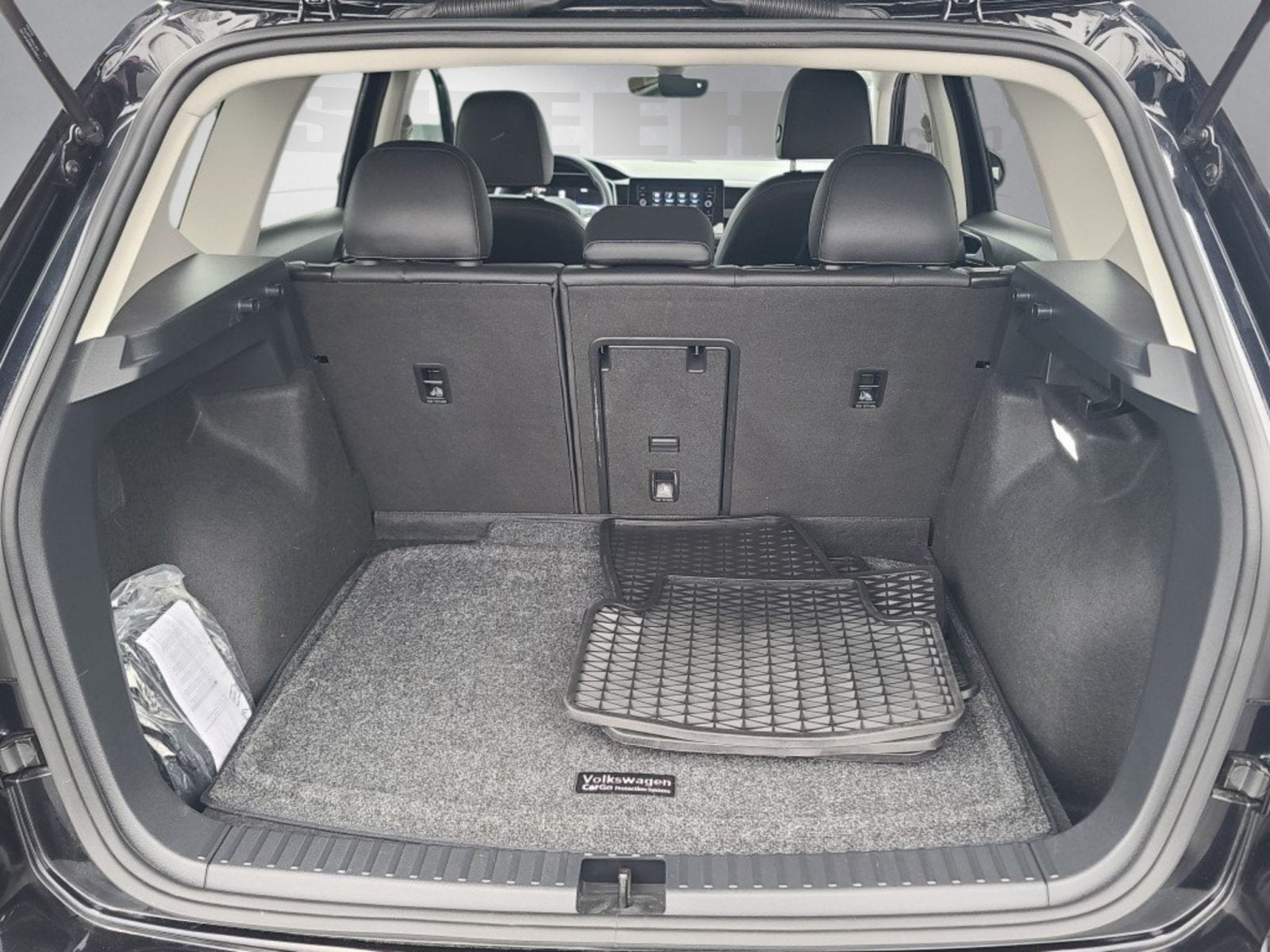 2025 Volkswagen Taos 1.5T SE Black