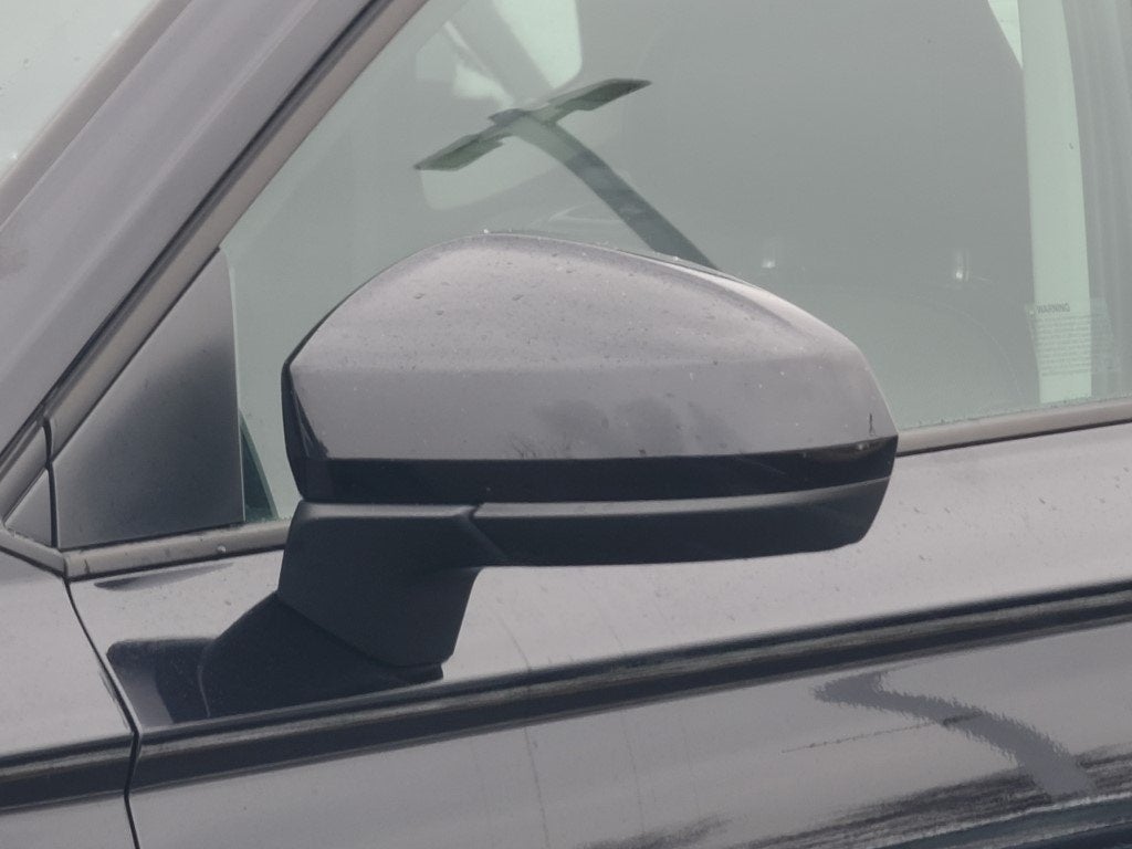 2025 Volkswagen Taos 1.5T SE Black