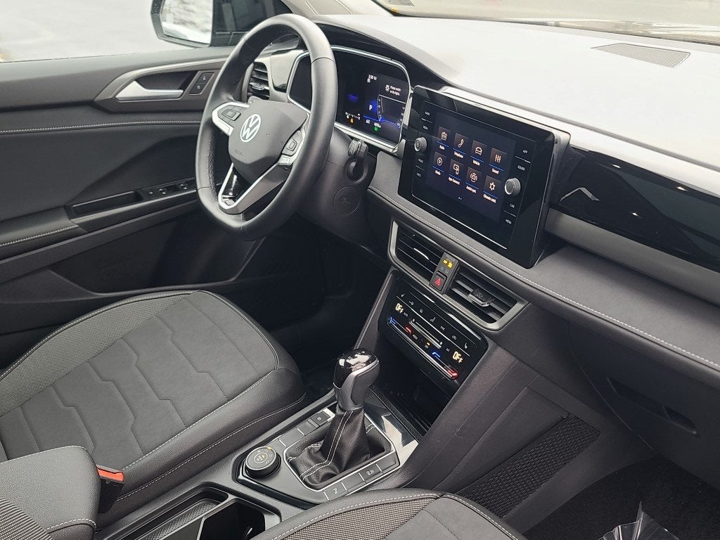 2025 Volkswagen Taos 1.5T SE Black