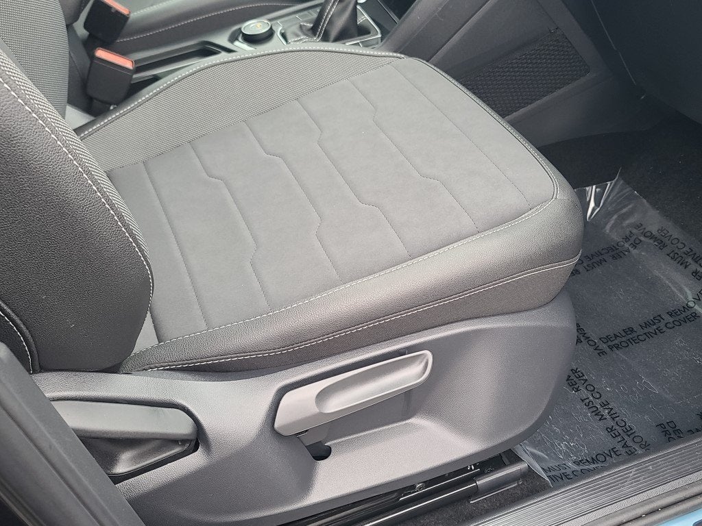 2025 Volkswagen Taos 1.5T SE Black