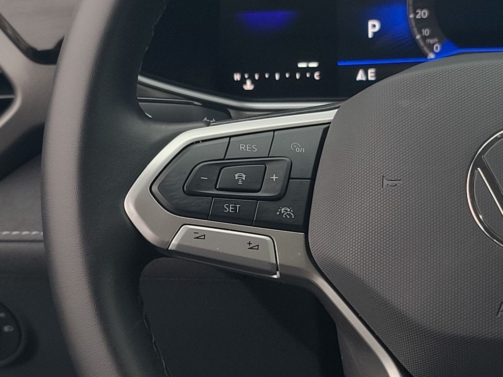 2025 Volkswagen Taos 1.5T SE Black