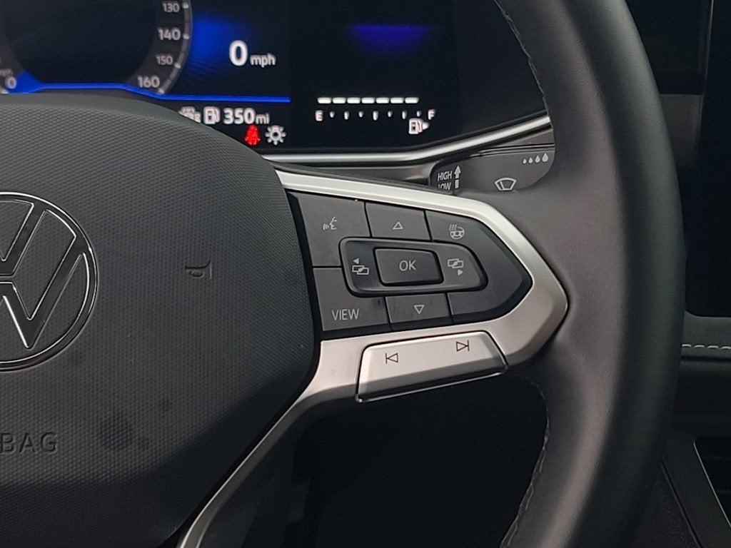 2025 Volkswagen Taos 1.5T SE Black