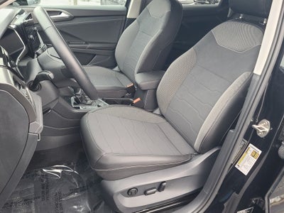 2025 Volkswagen Taos 1.5T SE Black