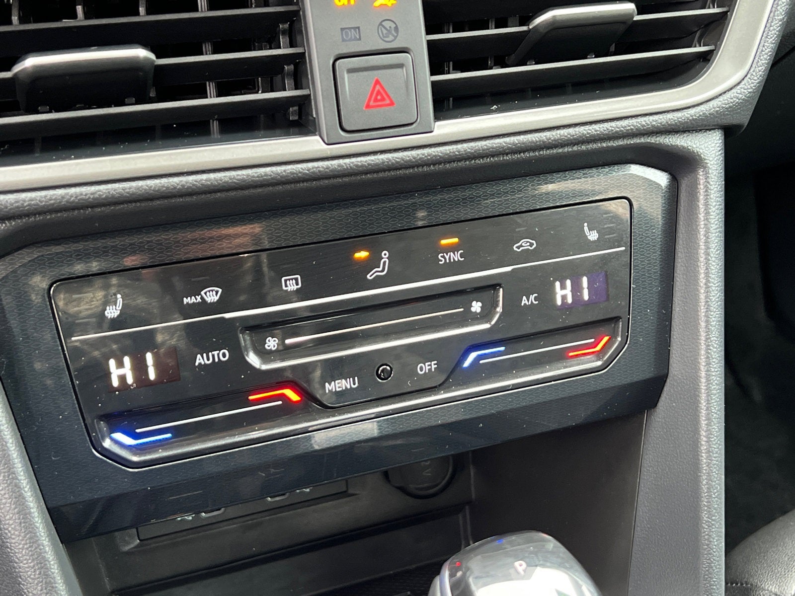 2025 Volkswagen Taos 1.5T SE Black