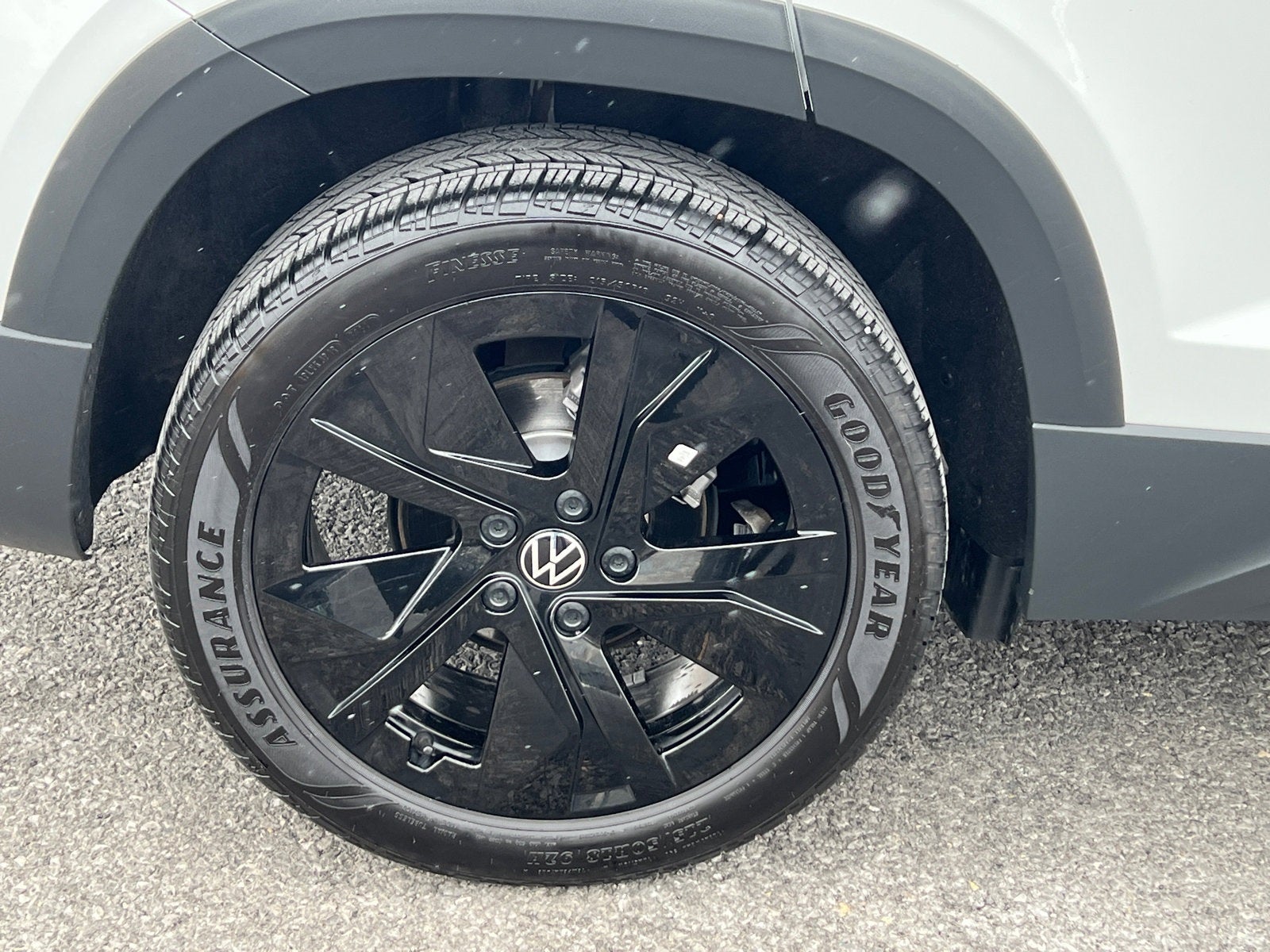 2025 Volkswagen Taos 1.5T SE Black