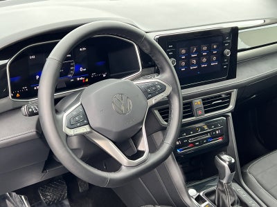 2025 Volkswagen Taos 1.5T SE Black