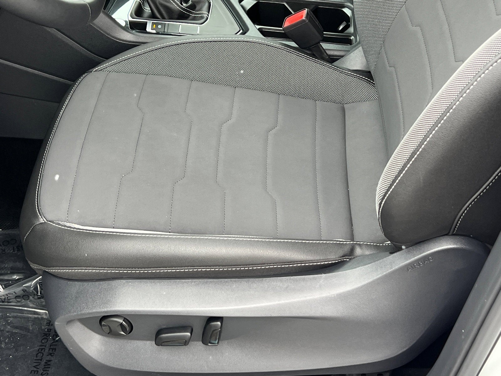 2025 Volkswagen Taos 1.5T SE Black