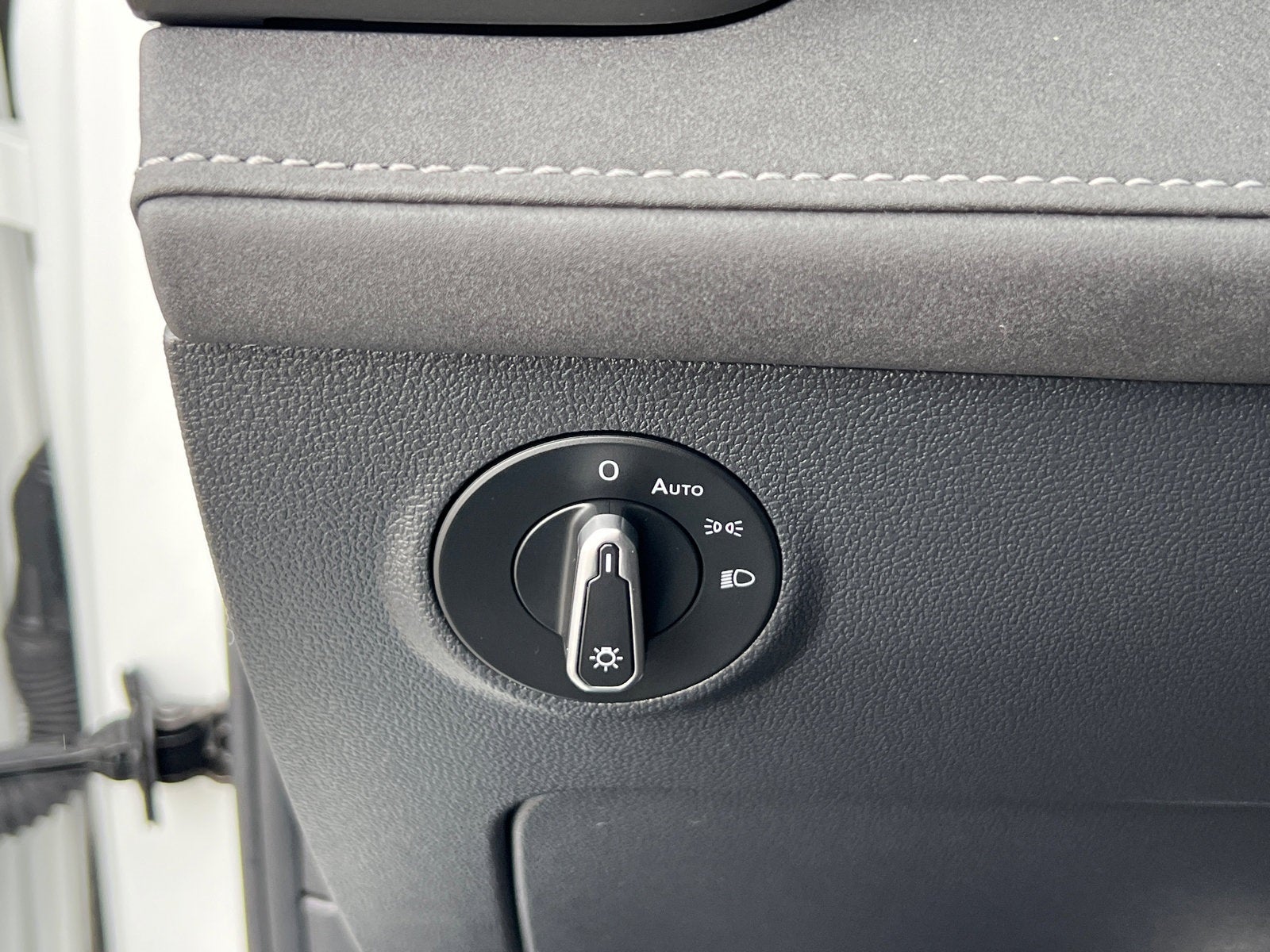 2025 Volkswagen Taos 1.5T SE Black