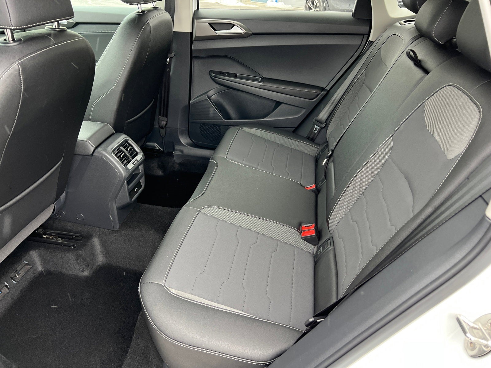 2025 Volkswagen Taos 1.5T SE Black