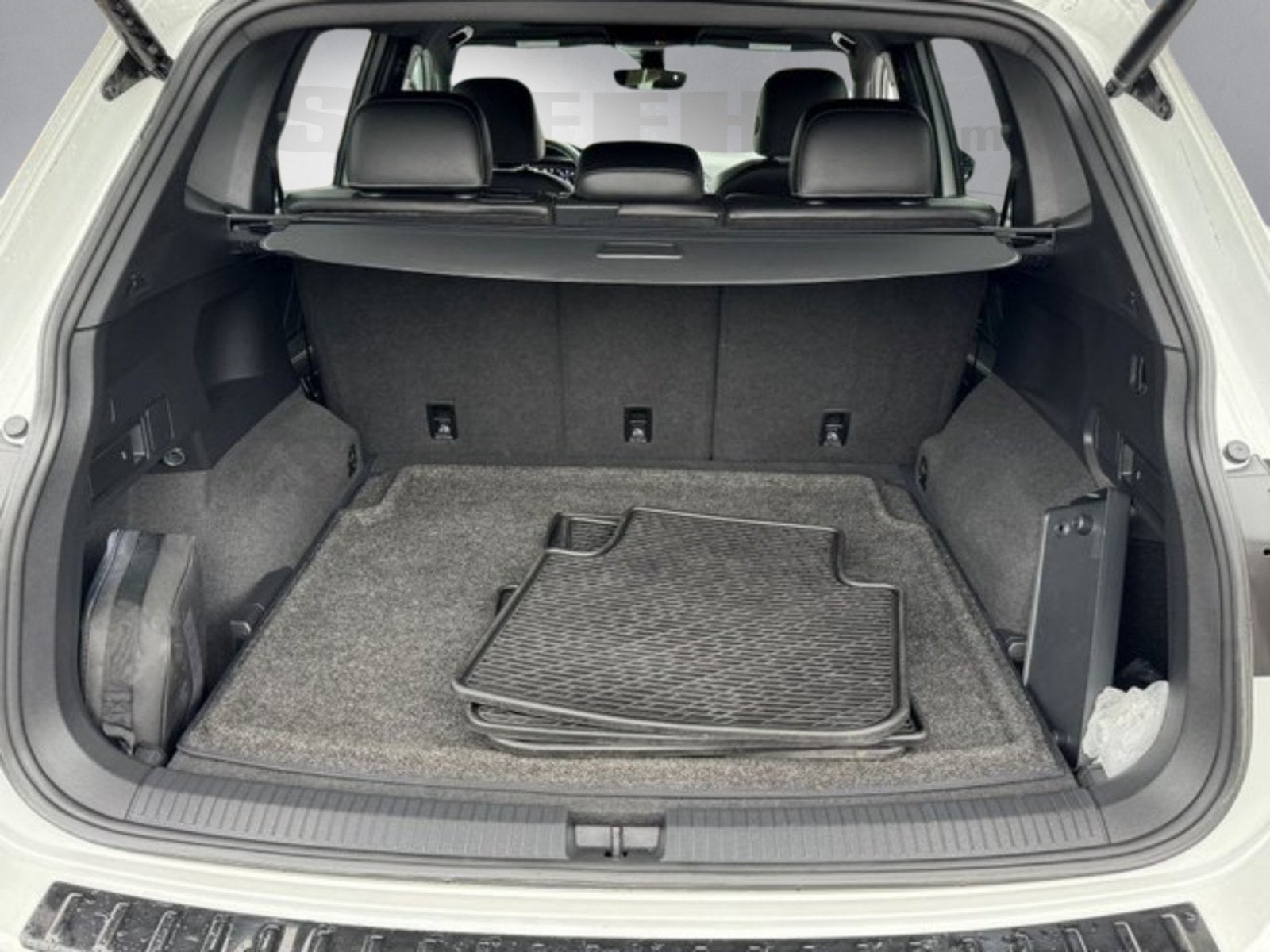 2023 Volkswagen Tiguan 2.0T SEL R-Line