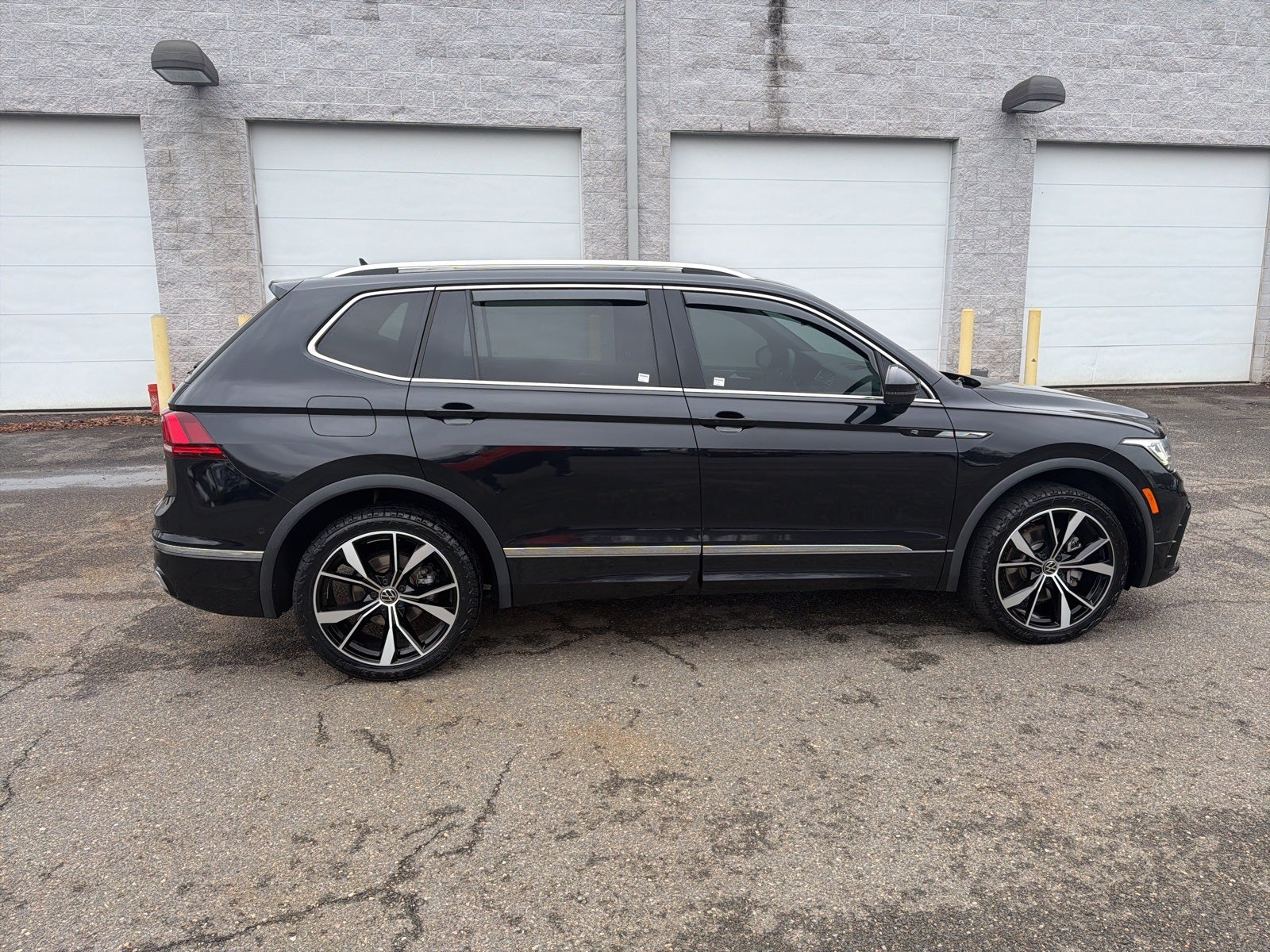 2022 Volkswagen Tiguan 2.0T SEL R-Line