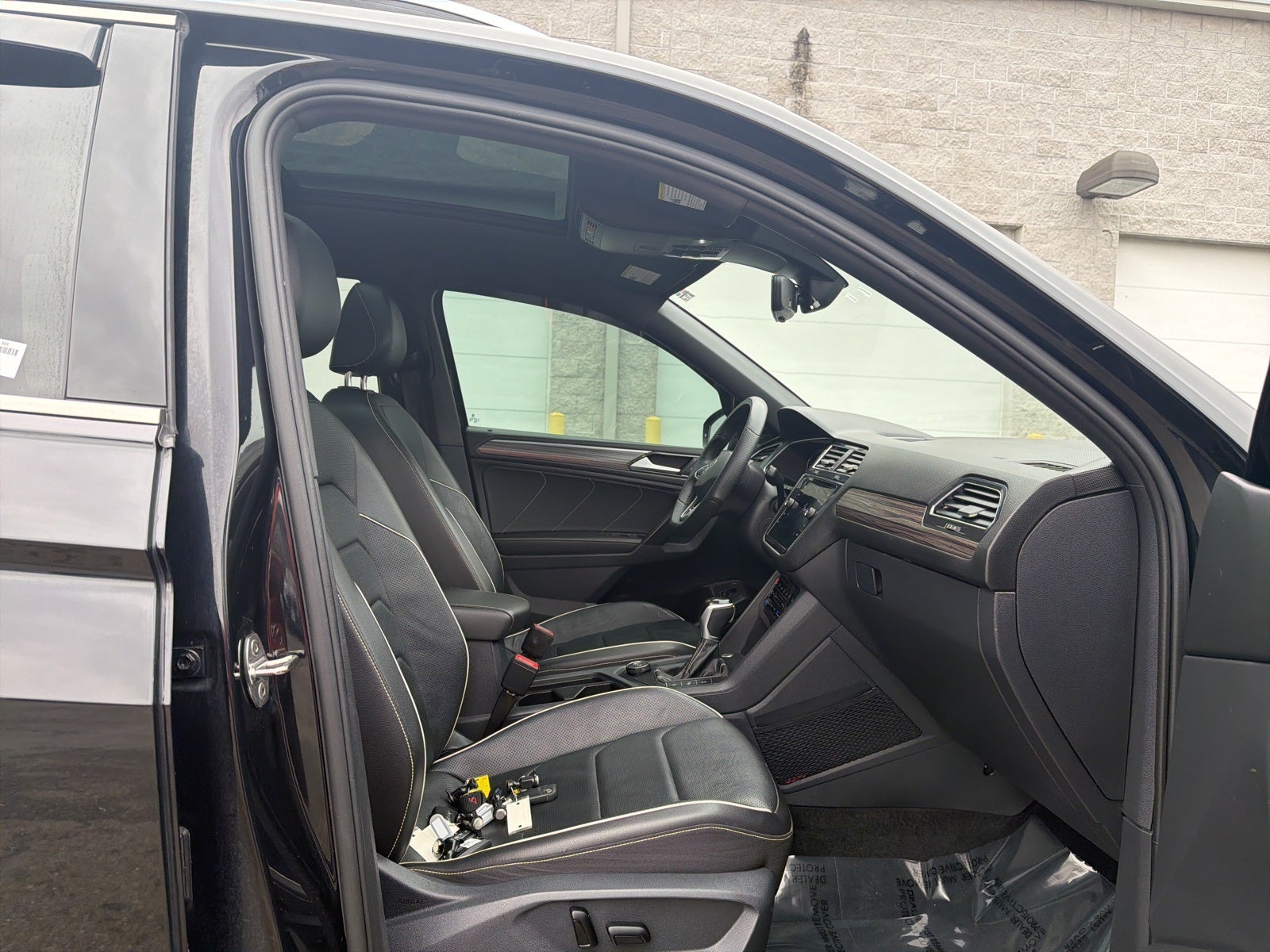 2022 Volkswagen Tiguan 2.0T SEL R-Line