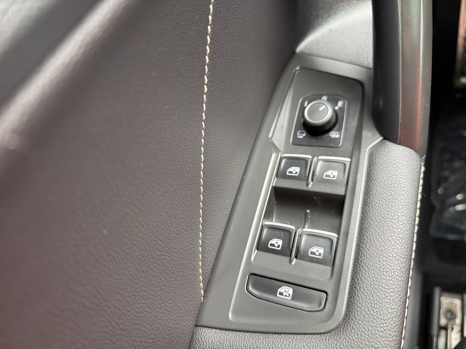 2022 Volkswagen Tiguan 2.0T SEL R-Line