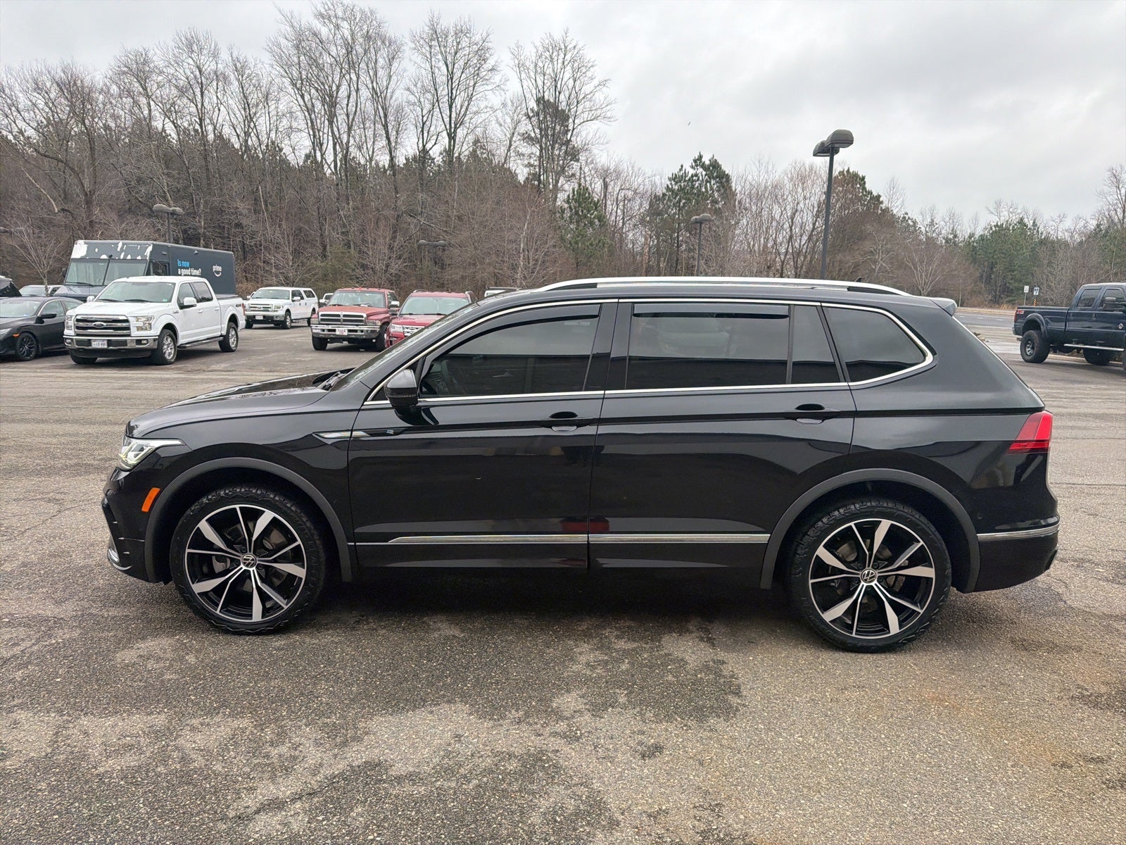 2022 Volkswagen Tiguan 2.0T SEL R-Line