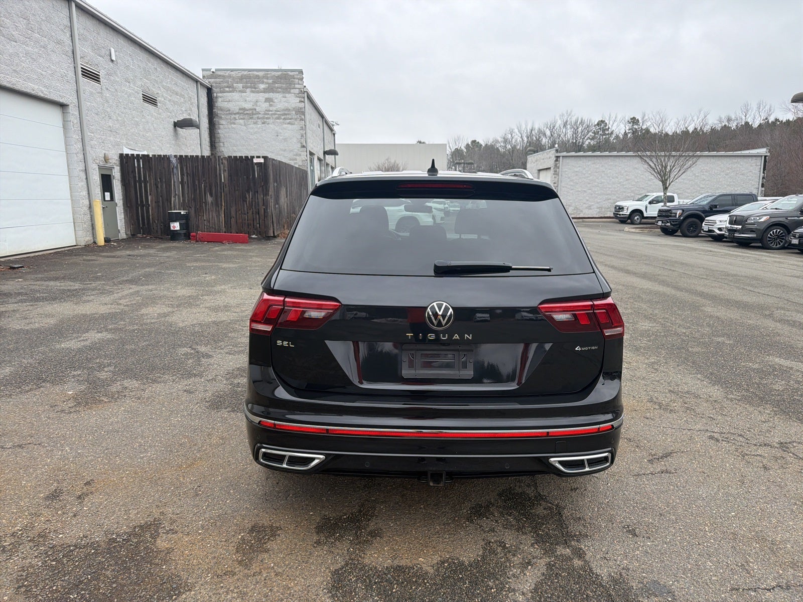 2022 Volkswagen Tiguan 2.0T SEL R-Line
