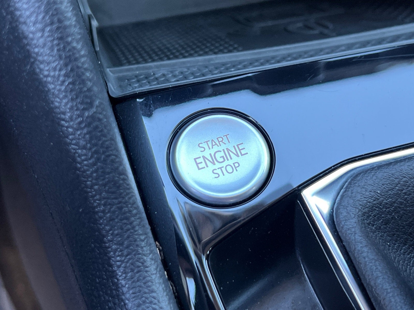 2024 Volkswagen Taos 1.5T SEL