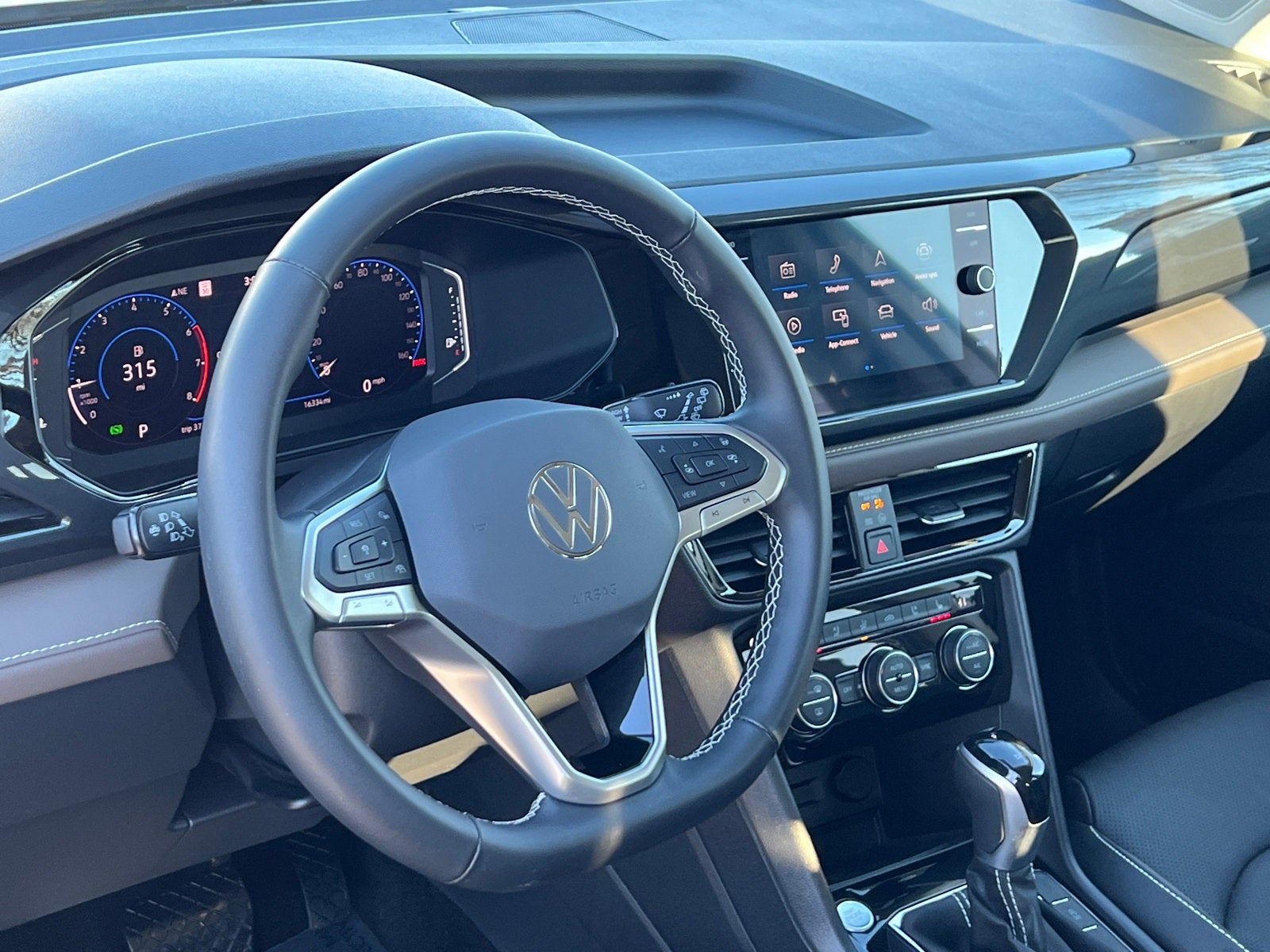 2024 Volkswagen Taos 1.5T SEL