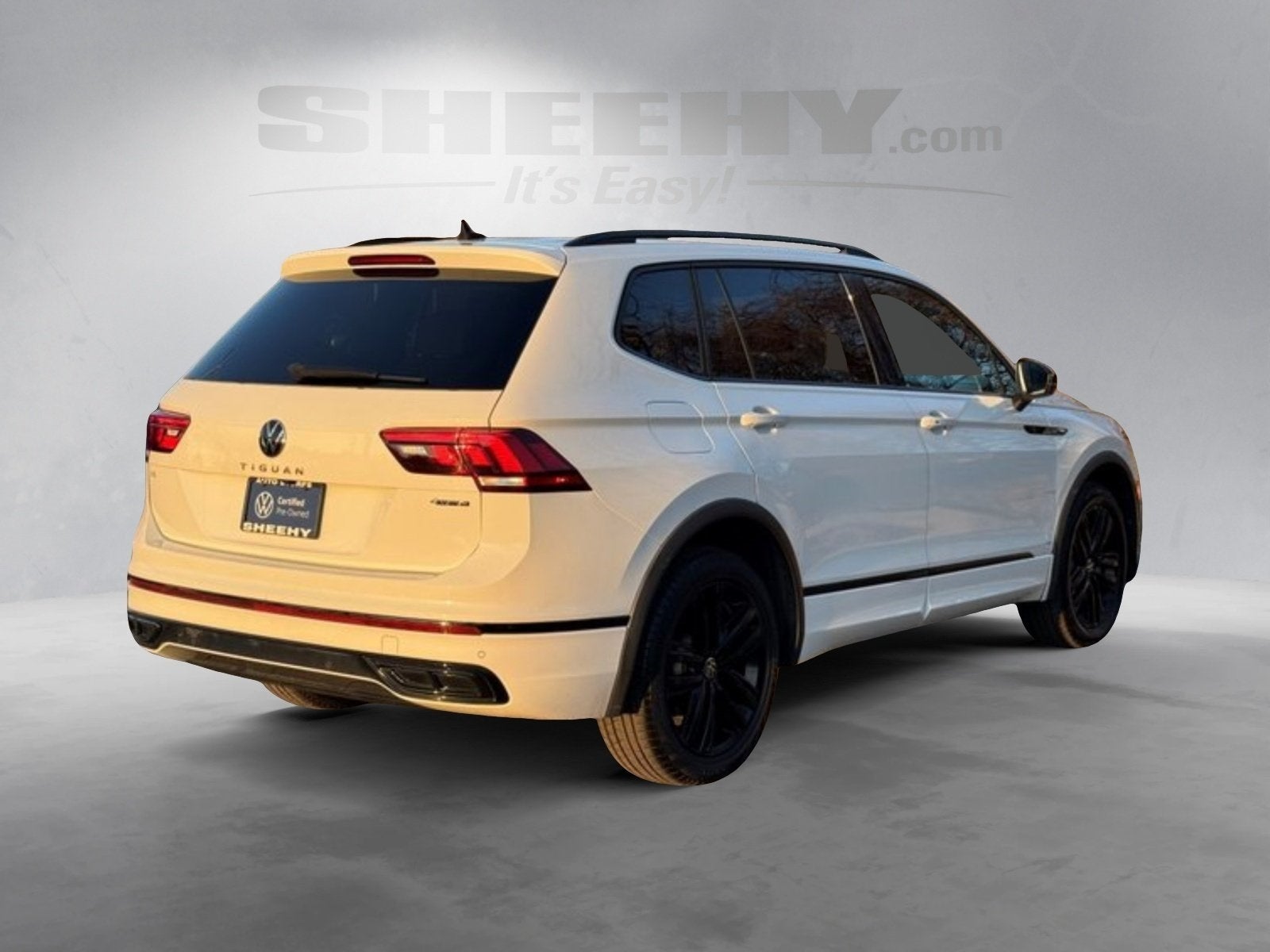 2022 Volkswagen Tiguan 2.0T SE R-Line Black