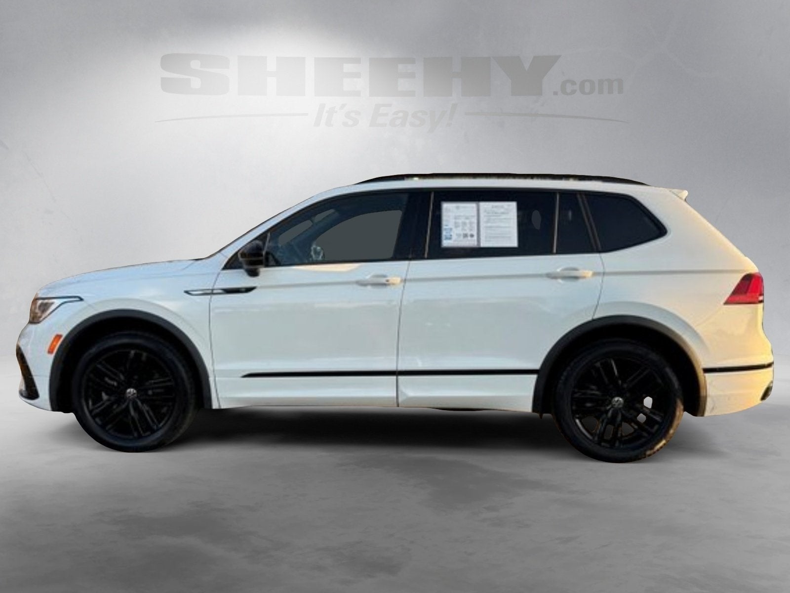 2022 Volkswagen Tiguan 2.0T SE R-Line Black