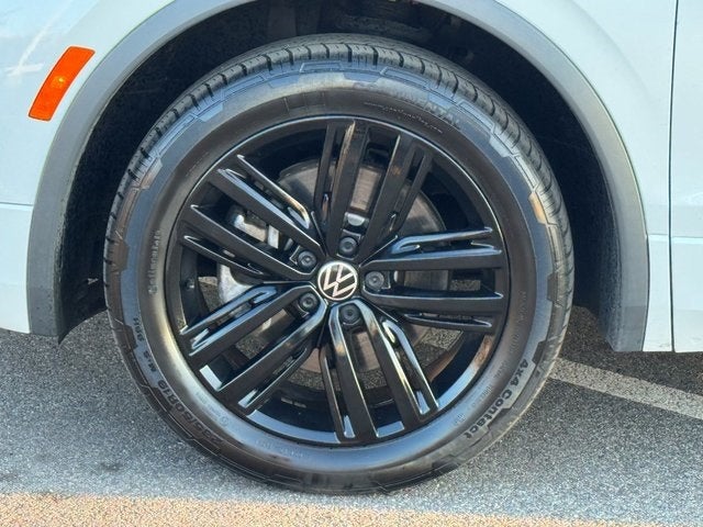 2022 Volkswagen Tiguan 2.0T SE R-Line Black