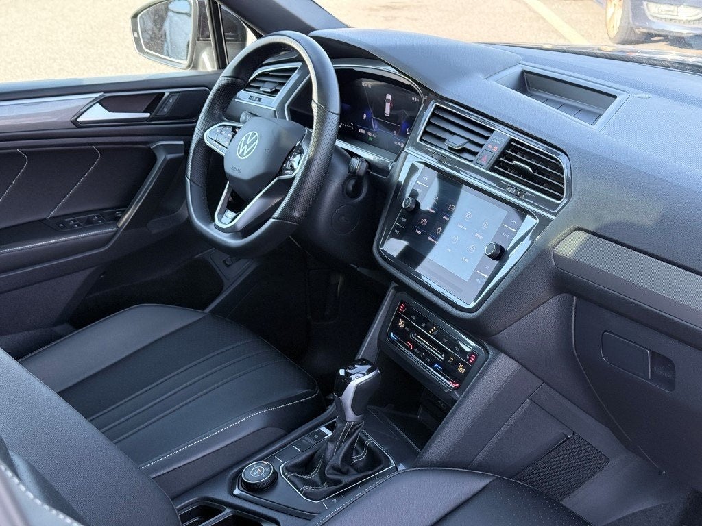 2024 Volkswagen Tiguan 2.0T SE R-Line Black