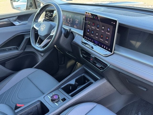 2025 Volkswagen Tiguan 2.0T SE