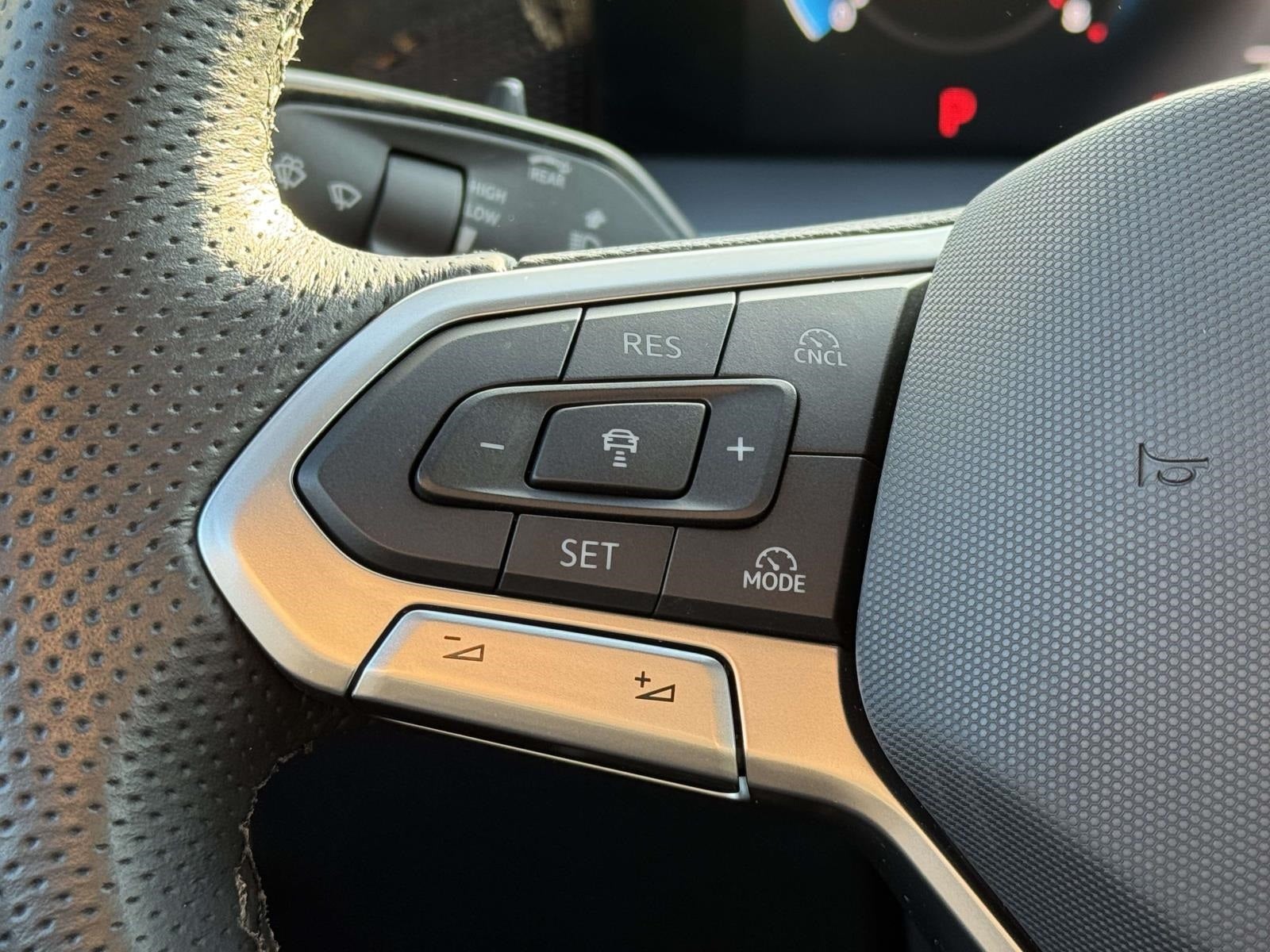 2025 Volkswagen Tiguan 2.0T SE R-Line Black