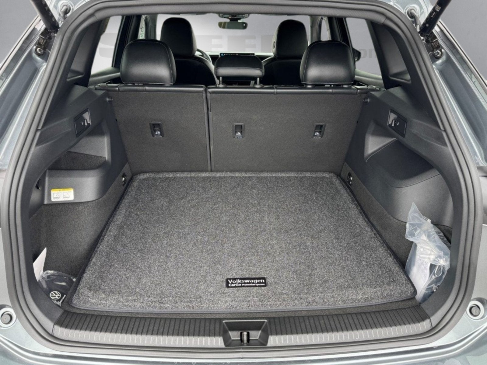 2025 Volkswagen Tiguan 2.0T SE R-Line Black