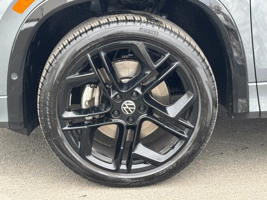 2025 Volkswagen Tiguan 2.0T SE R-Line Black