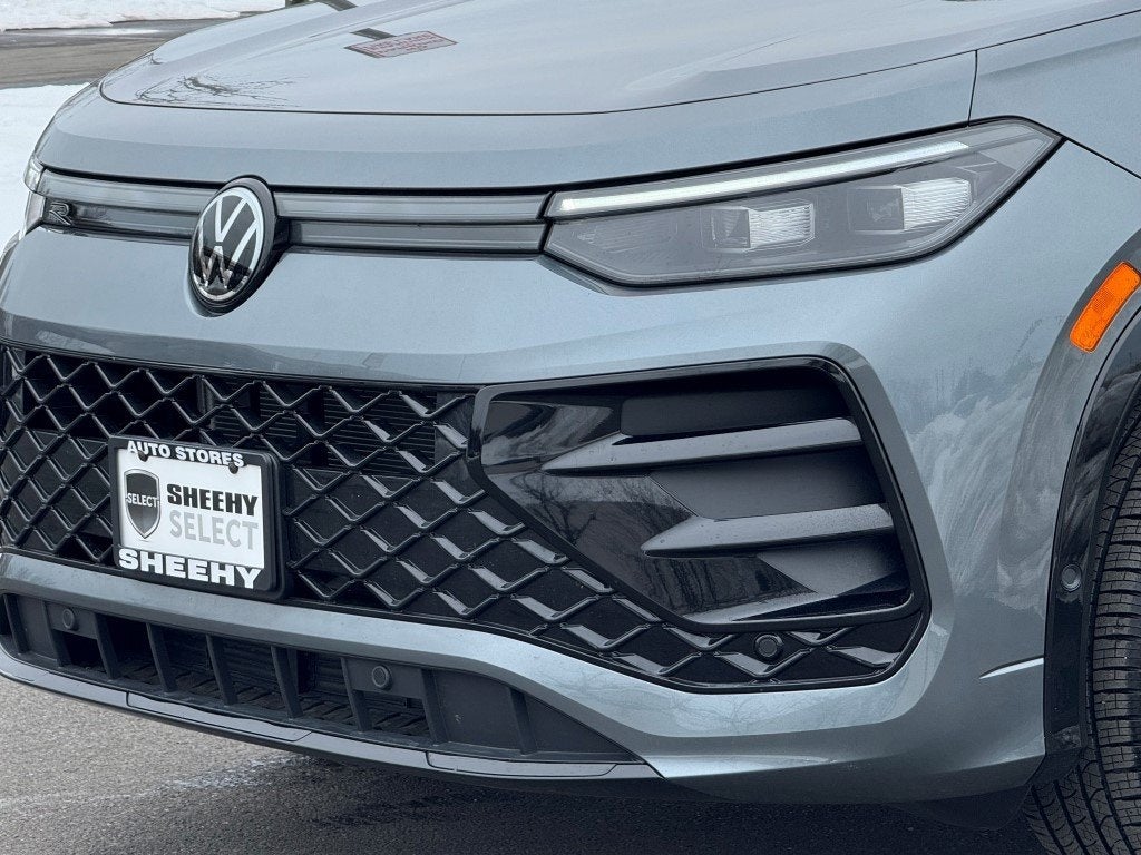 2025 Volkswagen Tiguan 2.0T SE R-Line Black