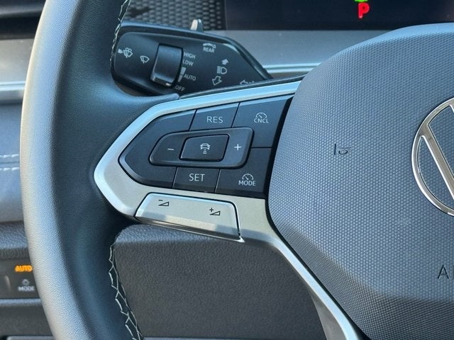 2025 Volkswagen Tiguan 2.0T SE