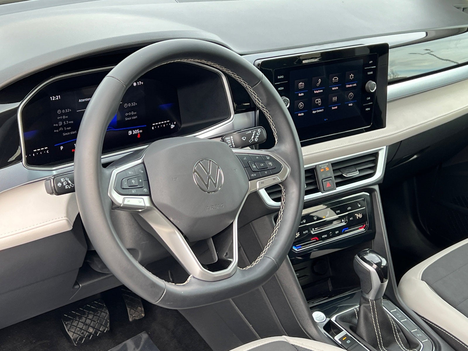 2025 Volkswagen Taos 1.5T SE