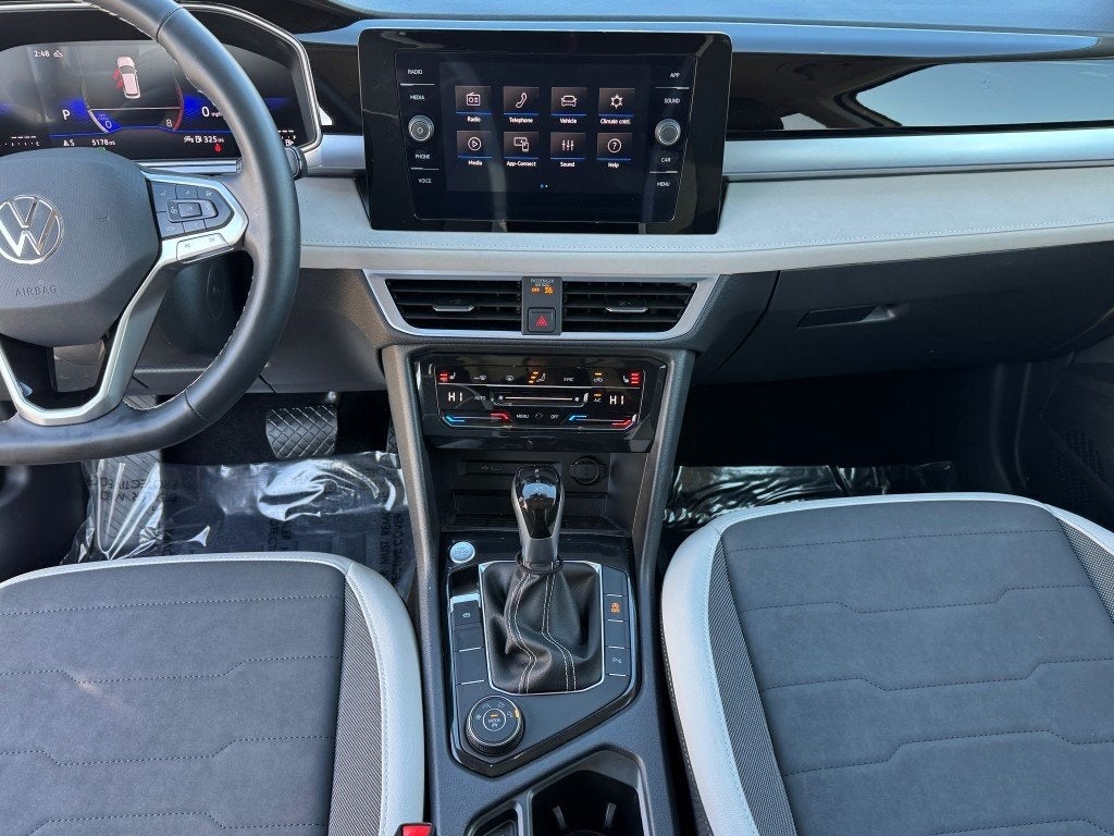 2025 Volkswagen Taos 1.5T SE