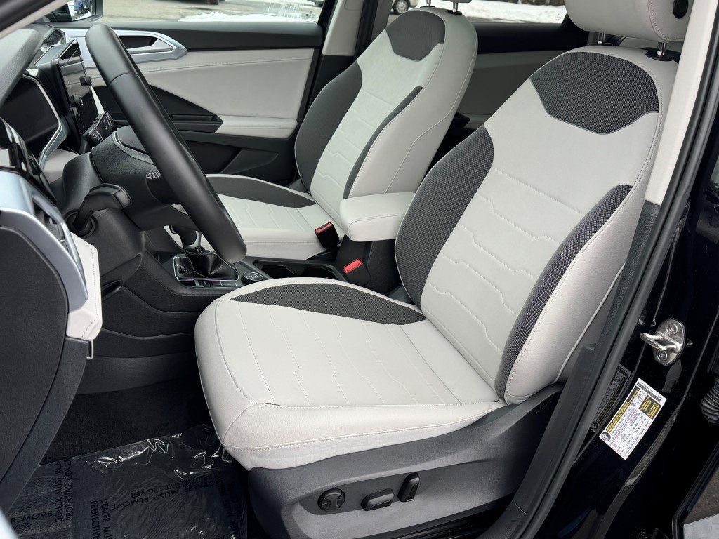 2025 Volkswagen Taos 1.5T SE