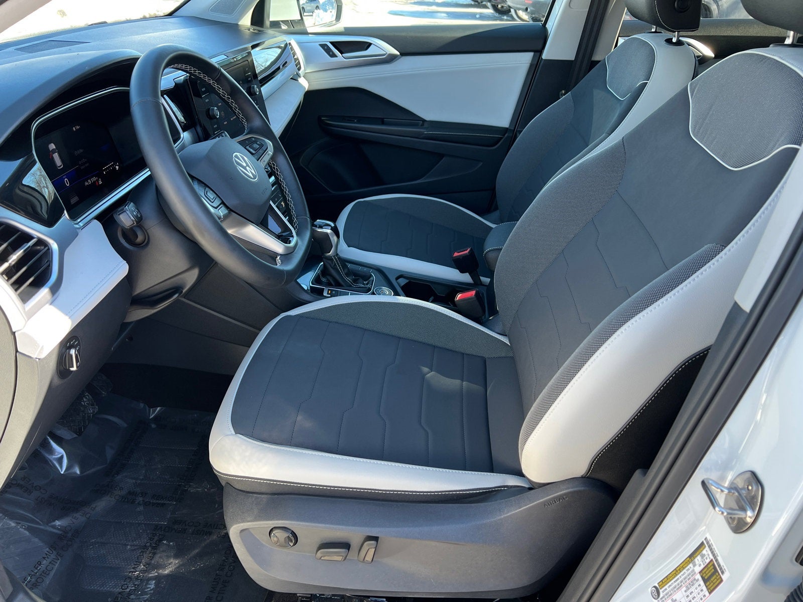 2025 Volkswagen Taos 1.5T SE