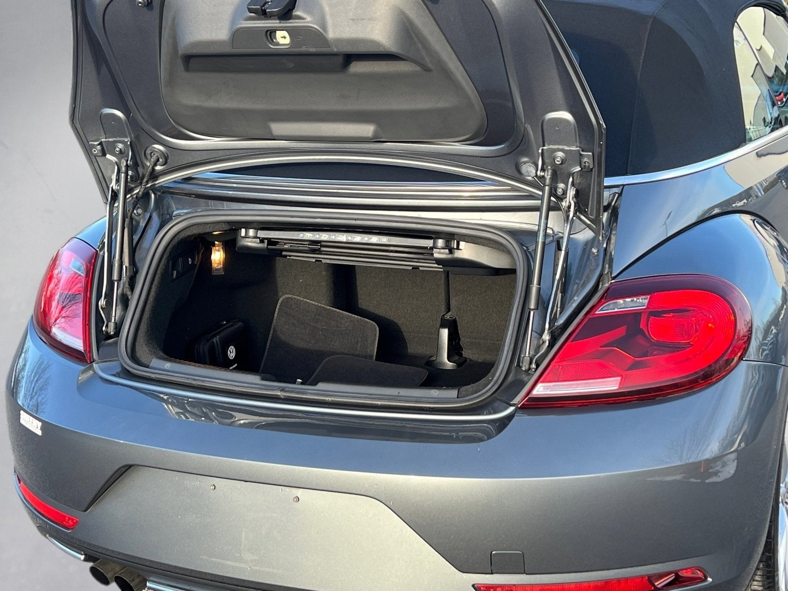 2018 Volkswagen Beetle 2.0T SE