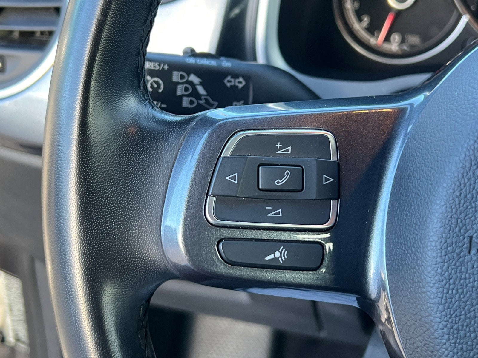 2018 Volkswagen Beetle 2.0T SE