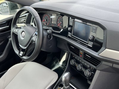 2019 Volkswagen Jetta R-Line